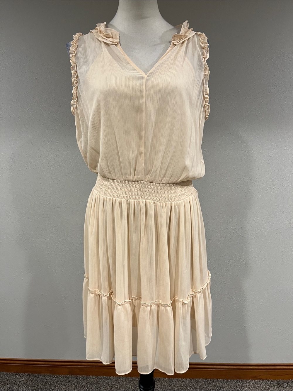 Clearance! Maurices Cream Ruffled Sleeveless mini Dress size large